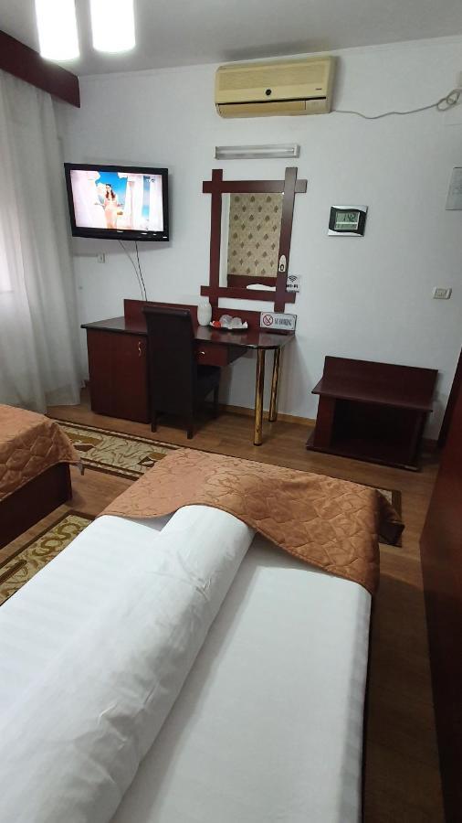 Pensiunea Select Арад Экстерьер фото
